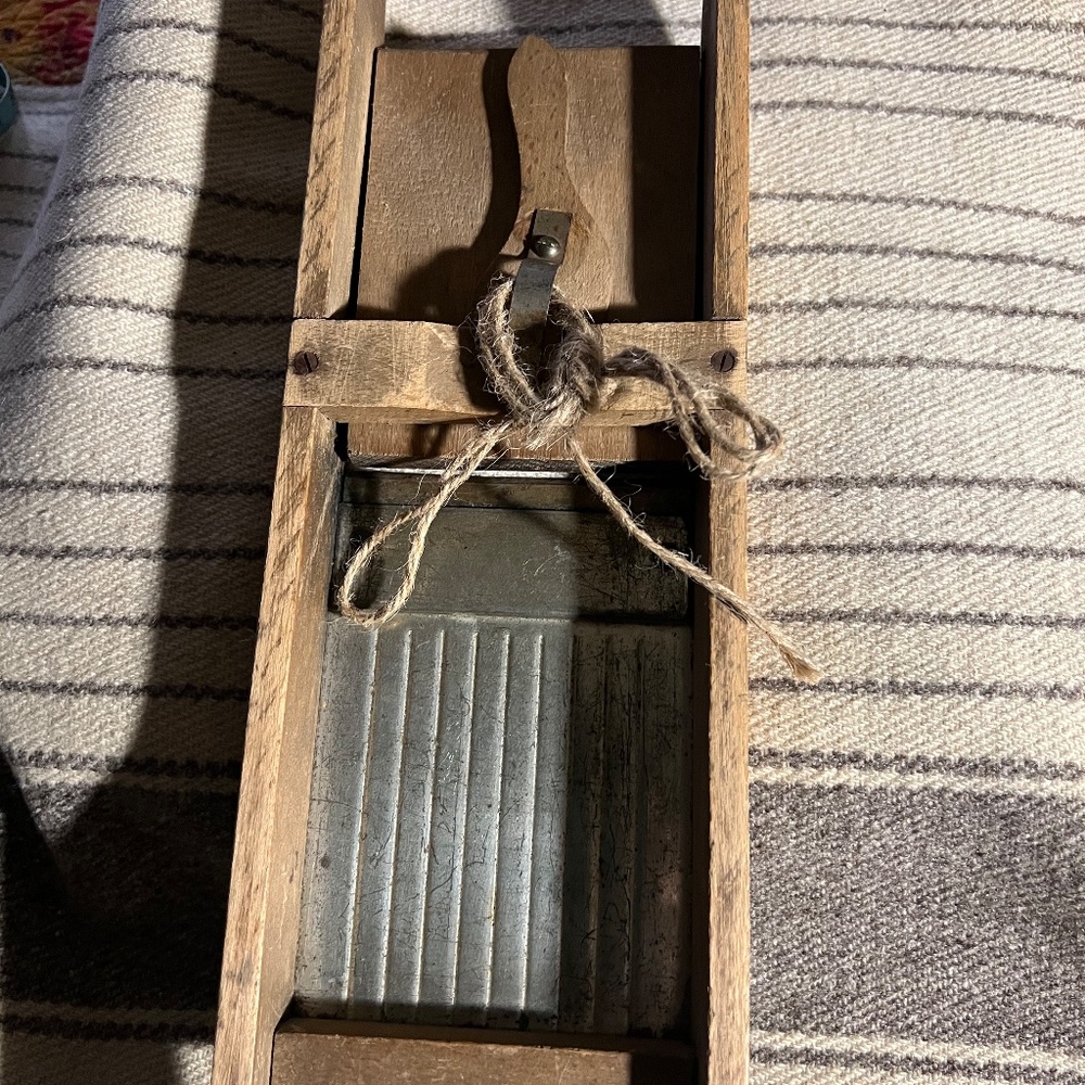 German, Antique, Wooden Potato/Cabbage Slicer - Picture 2 of 2